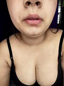 Snapshot of Ruma143 chatting on January 2026 05:12:01 AM Ruma143 online show from January 2026 05:12:01 AM