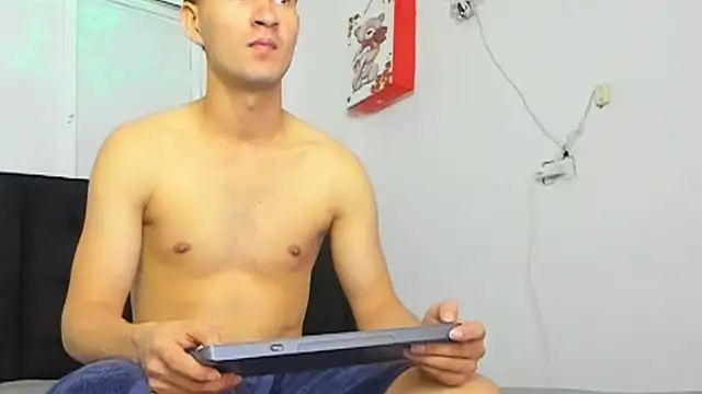 Snapshot of camilo_model chatting on May 2026 01:33:01 AM camilo model online show from May 2026 01:33:01 AM