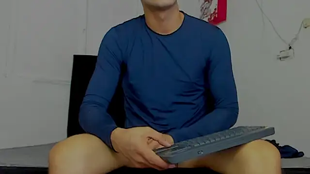 Snapshot of camilo_model chatting on May 2026 06:26:02 PM camilo model online show from May 2026 06:26:02 PM