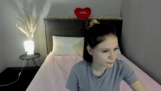 SkinyJoys online show from February 2026 02:31:01 AM