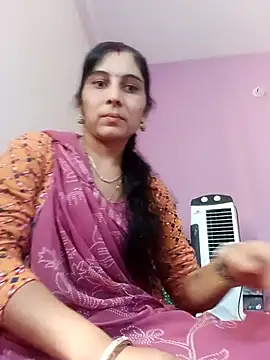 Snapshot of Hot_ree85 chatting on January 2026 06:40:02 AM Hot ree85 online show from January 2026 06:40:02 AM