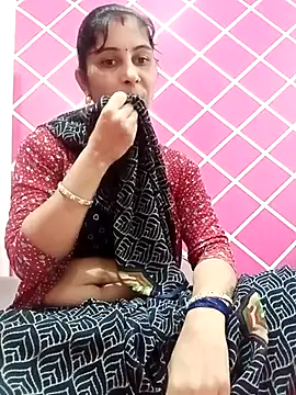 Snapshot of Hot_ree85 chatting on February 2026 05:22:02 AM Hot ree85 online show from February 2026 05:22:02 AM