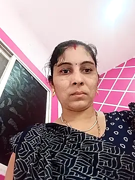 Snapshot of Hot_ree85 chatting on February 2026 05:44:02 AM Hot ree85 online show from February 2026 05:44:02 AM