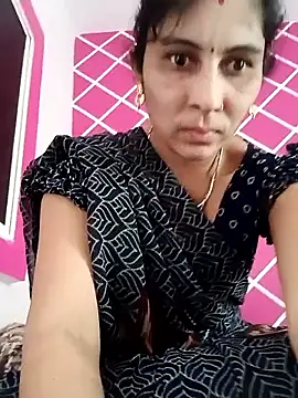 Snapshot of Hot_ree85 chatting on February 2026 06:43:02 AM Hot ree85 online show from February 2026 06:43:02 AM