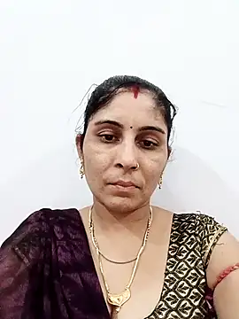 Snapshot of Hot_ree85 chatting on April 2026 08:13:01 AM Hot ree85 online show from April 2026 08:13:01 AM