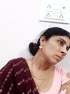 Snapshot of Hot_ree85 chatting on April 2026 06:49:01 AM Hot ree85 online show from April 2026 06:49:01 AM