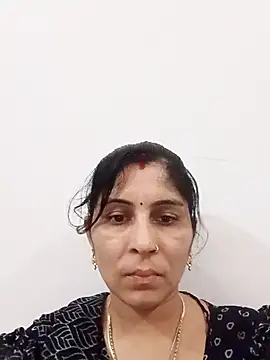 Snapshot of Hot_ree85 chatting on April 2026 07:28:02 AM Hot ree85 online show from April 2026 07:28:02 AM