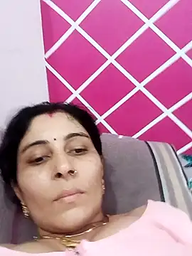 Snapshot of Hot_ree85 chatting on May 2026 04:52:01 AM Hot ree85 online show from May 2026 04:52:01 AM