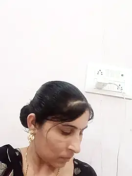 Snapshot of Hot_ree85 chatting on May 2026 10:09:01 AM Hot ree85 online show from May 2026 10:09:01 AM