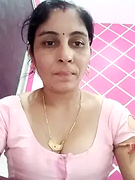Snapshot of Hot_ree85 chatting on May 2026 04:50:01 AM Hot ree85 online show from May 2026 04:50:01 AM