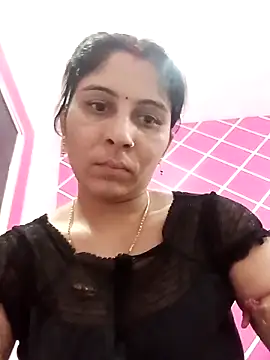Snapshot of Hot_ree85 chatting on May 2026 02:58:01 PM Hot ree85 online show from May 2026 02:58:01 PM