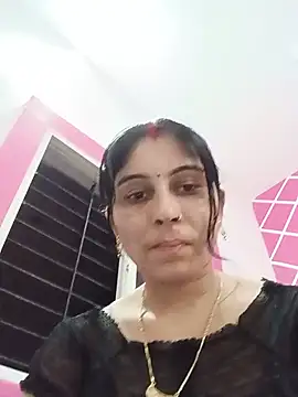 Snapshot of Hot_ree85 chatting on May 2026 09:15:01 AM Hot ree85 online show from May 2026 09:15:01 AM