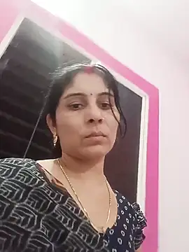 Snapshot of Hot_ree85 chatting on May 2026 03:08:01 PM Hot ree85 online show from May 2026 03:08:01 PM