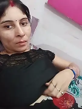 Snapshot of Hot_ree85 chatting on May 2026 02:22:02 PM Hot ree85 online show from May 2026 02:22:02 PM