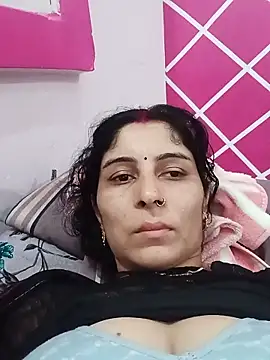Snapshot of Hot_ree85 chatting on May 2026 04:32:02 AM Hot ree85 online show from May 2026 04:32:02 AM