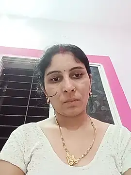 Snapshot of Hot_ree85 chatting on May 2026 06:21:01 AM Hot ree85 online show from May 2026 06:21:01 AM