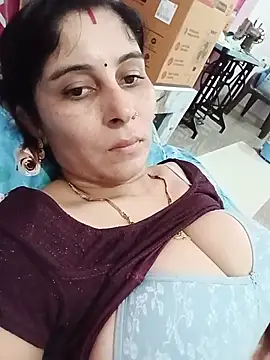 Snapshot of Hot_ree85 chatting on June 2026 10:59:02 AM Hot ree85 online show from June 2026 10:59:02 AM