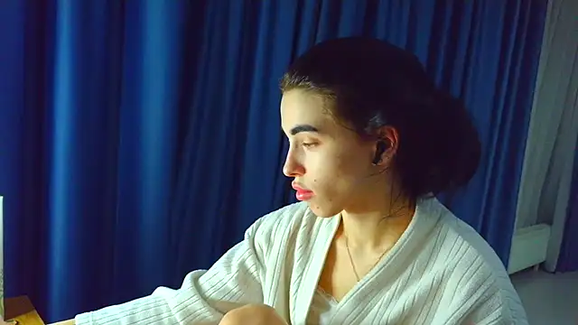 Vlada Elfie online show from March 2026 07:31:01 PM