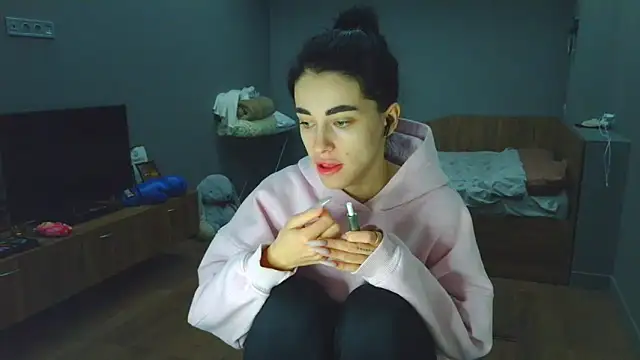 Vlada Elfie online show from April 2026 05:58:02 PM