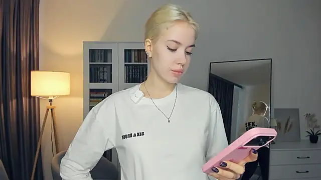 Snapshot of beauty_cutiepie chatting on January 2026 07:54:01 AM beauty cutiepie online show from January 2026 07:54:01 AM