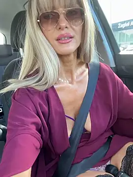 Snapshot of NaughtyNinky chatting on June 2026 06:40:01 AM NaughtyNinky online show from June 2026 06:40:01 AM