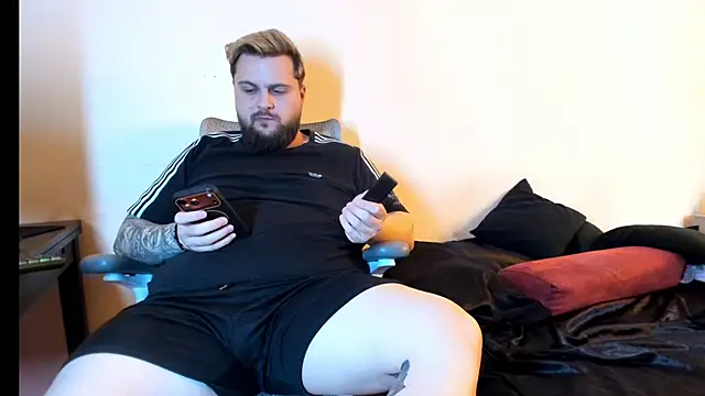 ashtondel online show from April 2026 02:03:01 PM