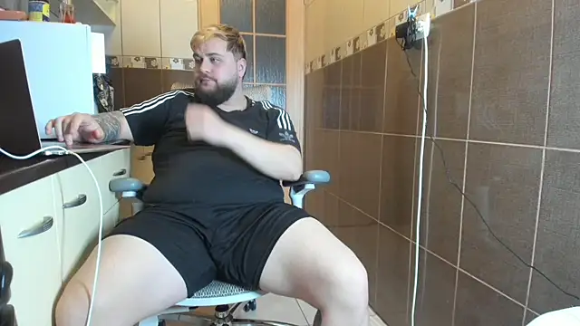 ashtondel online show from April 2026 01:52:01 AM