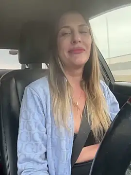 IssabelXO online show from March 2026 02:18:01 PM