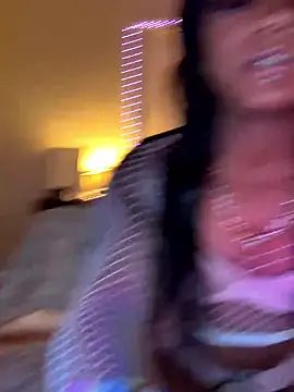 xouniq online show from January 2026 11:53:01 PM