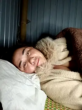 Snapshot of alycen chatting on January 2026 05:37:01 PM alycen online show from January 2026 05:37:01 PM