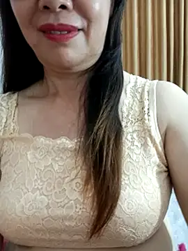 Snapshot of Lika_mec chatting on May 2026 08:17:01 PM Lika mec online show from May 2026 08:17:01 PM