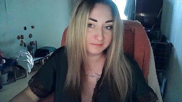 FoxyAnn12 online show from July 2026 05:15:02 AM