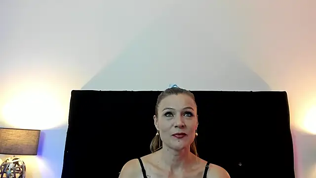 Snapshot of angel_yours11 chatting on July 2026 02:38:01 AM angel yours11 online show from July 2026 02:38:01 AM