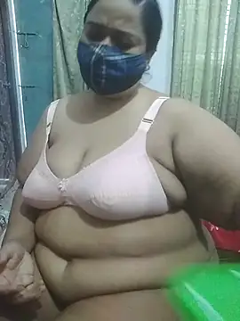 Snapshot of momo_loves chatting on May 2026 02:17:01 AM momo loves online show from May 2026 02:17:01 AM