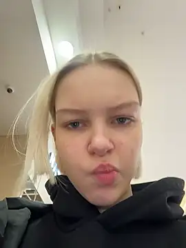 Snapshot of AshleyMur chatting on January 2026 04:27:02 AM AshleyMur online show from January 2026 04:27:02 AM