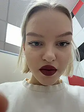 Snapshot of AshleyMur chatting on February 2026 04:08:01 AM AshleyMur online show from February 2026 04:08:01 AM