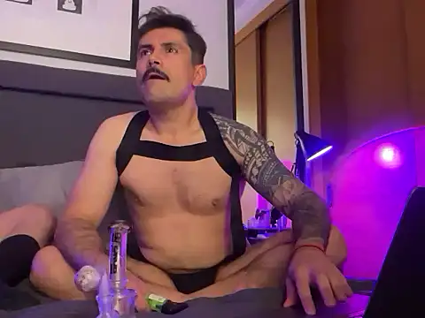 Snapshot of LukasMackenna chatting on April 2026 03:15:01 AM LukasMackenna online show from April 2026 03:15:01 AM