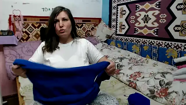 Adelinemilf online show from February 2026 09:47:01 AM