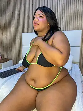 Snapshot of rachell_queen_ chatting on May 2026 06:02:01 PM rachell queen online show from May 2026 06:02:01 PM