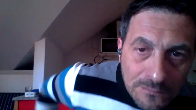 Snapshot of colosone chatting on April 2026 01:39:02 PM colosone online show from April 2026 01:39:02 PM