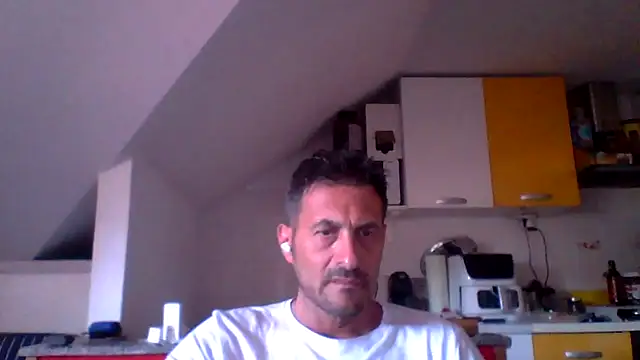 Snapshot of colosone chatting on June 2026 12:10:02 PM colosone online show from June 2026 12:10:02 PM
