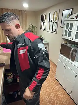 wolfbucker online show from April 2026 05:03:01 AM