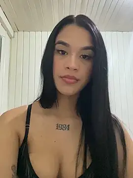 ashley hoott online show from January 2026 12:02:01 AM