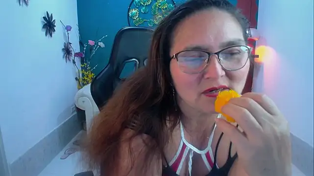 Snapshot of elena_milf1 chatting on January 2026 05:51:02 PM elena milf1 online show from January 2026 05:51:02 PM