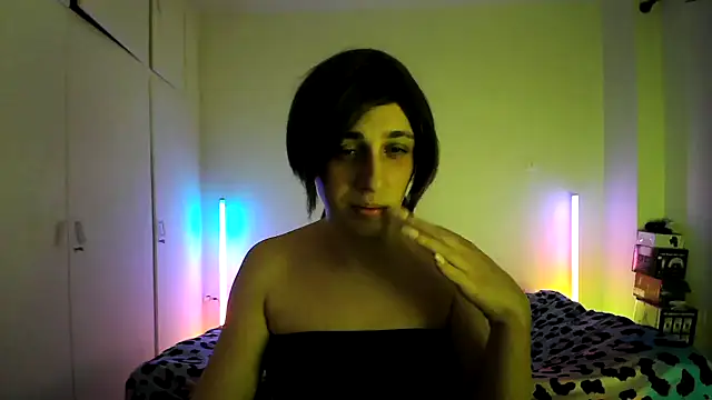 HoneyValentine online show from April 2026 08:50:01 PM