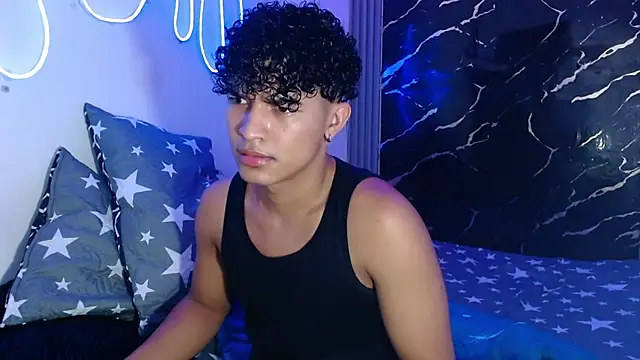 jamescurly00 online show from March 2026 05:35:01 AM