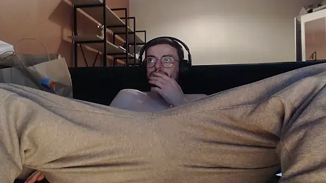 Snapshot of davidfrenchlove chatting on January 2026 11:42:01 PM davidfrenchlove online show from January 2026 11:42:01 PM