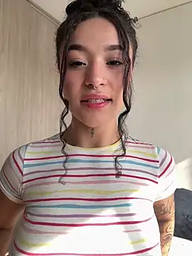 crystal dlun online show from April 2026 08:44:02 PM