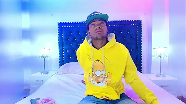 Cristal and luke online show from March 2026 03:22:02 AM