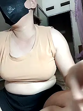 Lyna sexy24 online show from April 2026 10:25:02 PM